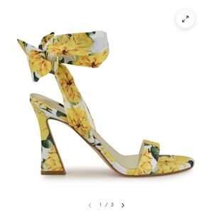 NWT Nine West Kelsie Ankle Wrap Hells Heeled Sandals Yellow Floral size 7